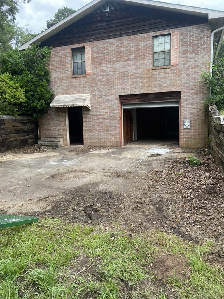 Garage Cleanout after Toss It cleanout in Valley, AL